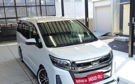 Toyota Noah III, 2017 год, 1 391 008 рублей, 4 фотография