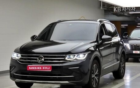 Volkswagen Tiguan II, 2021 год, 2 460 020 рублей, 1 фотография