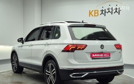 Volkswagen Tiguan II, 2022 год, 3 580 020 рублей, 3 фотография