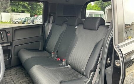 Honda Freed I, 2013 год, 810 000 рублей, 18 фотография