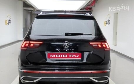 Volkswagen Tiguan II, 2021 год, 2 460 020 рублей, 3 фотография