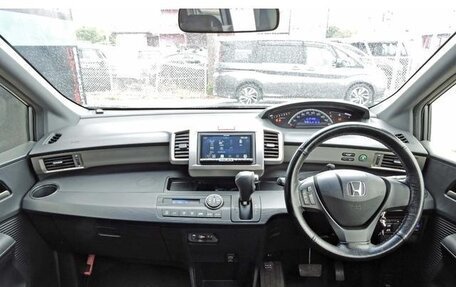 Honda Freed I, 2014 год, 850 000 рублей, 8 фотография