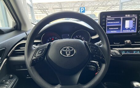 Toyota C-HR I рестайлинг, 2021 год, 2 200 000 рублей, 9 фотография