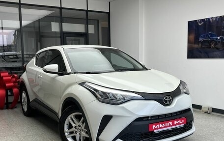 Toyota C-HR I рестайлинг, 2021 год, 2 200 000 рублей, 3 фотография