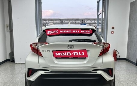 Toyota C-HR I рестайлинг, 2021 год, 2 200 000 рублей, 5 фотография