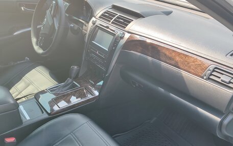 Toyota Camry, 2016 год, 1 990 000 рублей, 6 фотография