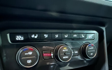 Volkswagen Tiguan II, 2019 год, 2 620 000 рублей, 13 фотография