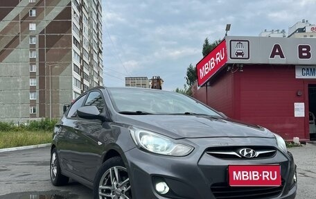 Hyundai Solaris II рестайлинг, 2011 год, 680 000 рублей, 1 фотография