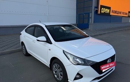 Hyundai Solaris II рестайлинг, 2021 год, 999 000 рублей, 2 фотография