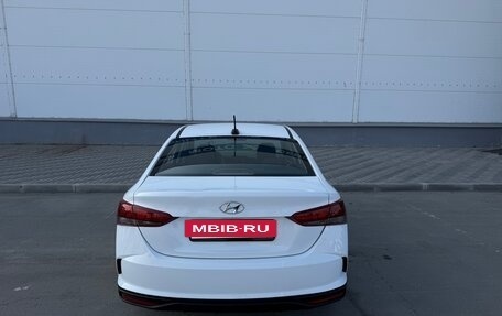 Hyundai Solaris II рестайлинг, 2021 год, 999 000 рублей, 4 фотография