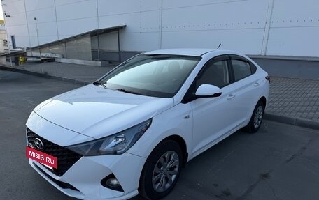 Hyundai Solaris II рестайлинг, 2021 год, 999 000 рублей, 3 фотография