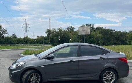 Hyundai Solaris II рестайлинг, 2011 год, 680 000 рублей, 4 фотография