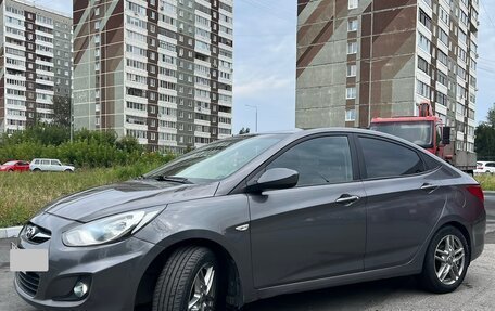 Hyundai Solaris II рестайлинг, 2011 год, 680 000 рублей, 3 фотография