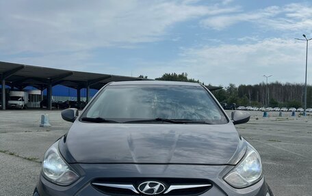 Hyundai Solaris II рестайлинг, 2011 год, 680 000 рублей, 10 фотография
