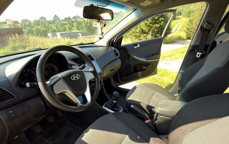 Hyundai Solaris II рестайлинг, 2011 год, 680 000 рублей, 20 фотография