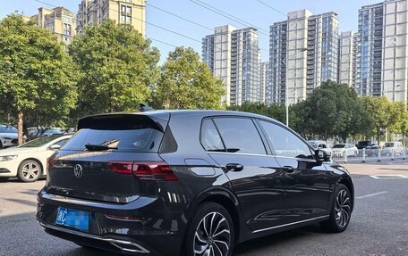 Volkswagen Golf VIII, 2023 год, 1 830 000 рублей, 3 фотография