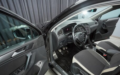 Volkswagen Tiguan II, 2019 год, 2 399 000 рублей, 9 фотография