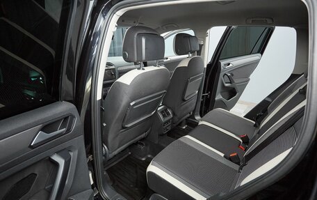 Volkswagen Tiguan II, 2019 год, 2 399 000 рублей, 13 фотография