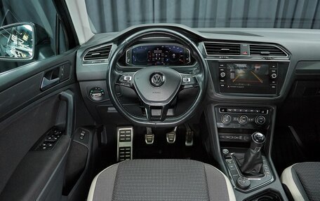 Volkswagen Tiguan II, 2019 год, 2 399 000 рублей, 8 фотография