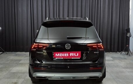Volkswagen Tiguan II, 2019 год, 2 399 000 рублей, 5 фотография