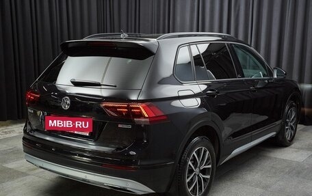 Volkswagen Tiguan II, 2019 год, 2 399 000 рублей, 4 фотография