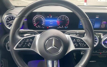 Mercedes-Benz A-Класс, 2023 год, 2 340 000 рублей, 11 фотография