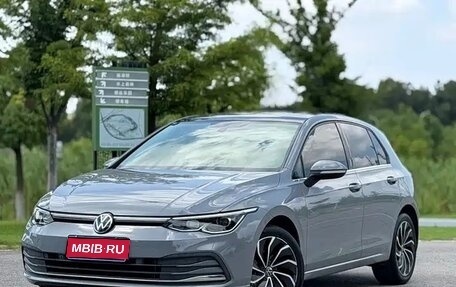 Volkswagen Golf VIII, 2022 год, 2 111 334 рублей, 1 фотография
