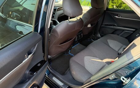 Toyota Camry, 2018 год, 2 500 000 рублей, 8 фотография