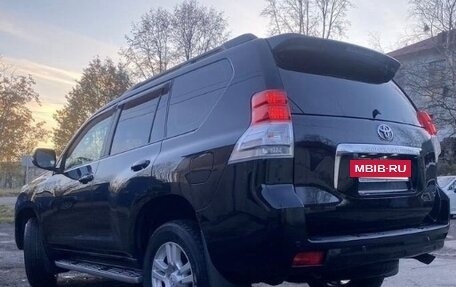 Toyota Land Cruiser Prado 150 рестайлинг 2, 2013 год, 2 750 000 рублей, 2 фотография