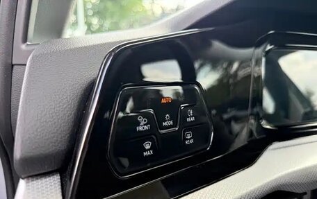 Volkswagen Golf VIII, 2022 год, 2 111 334 рублей, 17 фотография