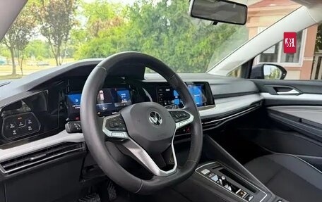 Volkswagen Golf VIII, 2022 год, 2 111 334 рублей, 18 фотография