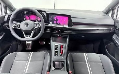 Volkswagen Golf VIII, 2022 год, 1 910 000 рублей, 12 фотография