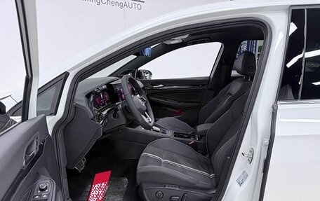 Volkswagen Golf VIII, 2022 год, 1 910 000 рублей, 17 фотография