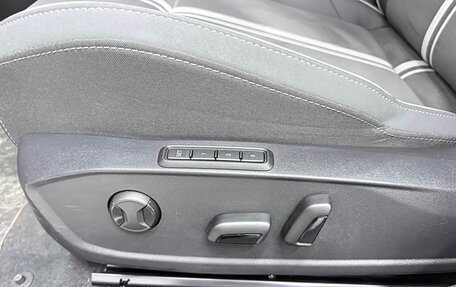 Volkswagen Golf VIII, 2022 год, 1 910 000 рублей, 22 фотография