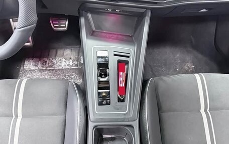 Volkswagen Golf VIII, 2022 год, 1 910 000 рублей, 24 фотография