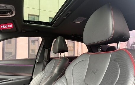 Hyundai Elantra, 2023 год, 1 380 000 рублей, 12 фотография