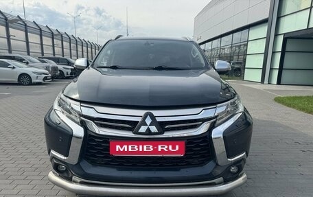Mitsubishi Pajero Sport III рестайлинг, 2018 год, 2 990 000 рублей, 7 фотография