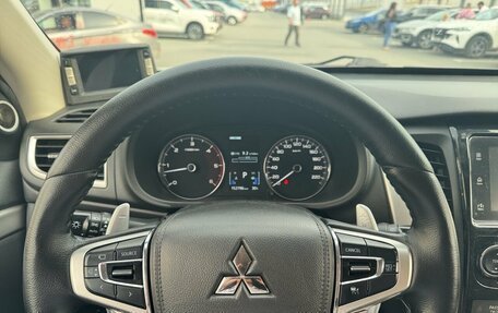 Mitsubishi Pajero Sport III рестайлинг, 2018 год, 2 990 000 рублей, 10 фотография