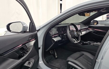 BMW 5 серия, 2026 год, 6 687 700 рублей, 15 фотография