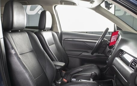 Mitsubishi Outlander III рестайлинг 3, 2017 год, 1 590 000 рублей, 6 фотография
