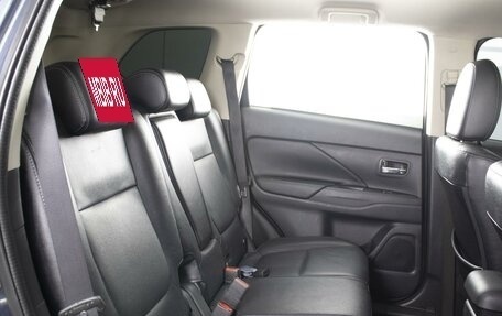 Mitsubishi Outlander III рестайлинг 3, 2017 год, 1 590 000 рублей, 7 фотография