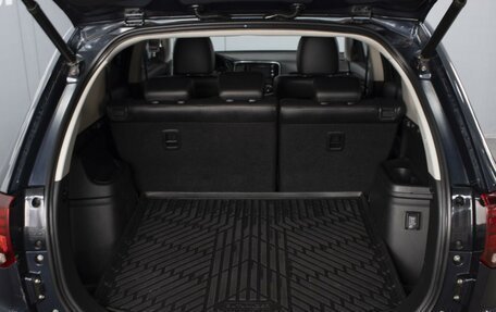 Mitsubishi Outlander III рестайлинг 3, 2017 год, 1 590 000 рублей, 23 фотография
