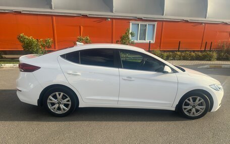 Hyundai Elantra VI рестайлинг, 2017 год, 1 620 000 рублей, 8 фотография