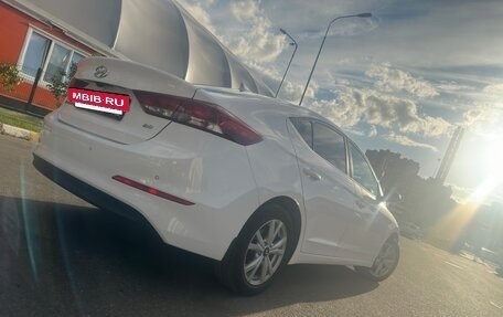 Hyundai Elantra VI рестайлинг, 2017 год, 1 620 000 рублей, 4 фотография