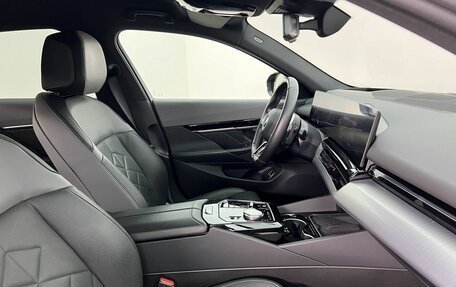 BMW 5 серия, 2024 год, 7 700 000 рублей, 13 фотография