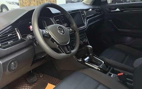Volkswagen T-Roc I, 2022 год, 1 784 010 рублей, 7 фотография