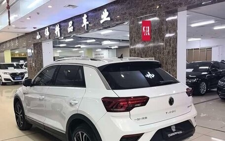 Volkswagen T-Roc I, 2022 год, 1 784 010 рублей, 6 фотография