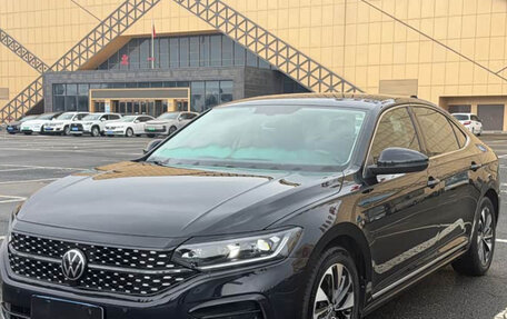 Volkswagen Passat B8 рестайлинг, 2021 год, 1 880 000 рублей, 1 фотография