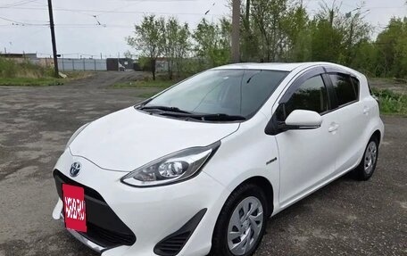 Toyota Aqua I, 2020 год, 1 450 000 рублей, 2 фотография