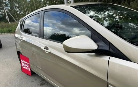 Hyundai Solaris II рестайлинг, 2011 год, 599 900 рублей, 4 фотография